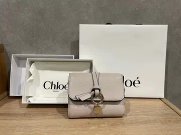 끌로에 라이트 그레이 3단 폴더형 지갑