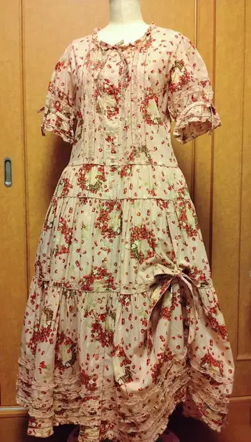 딸기 리스 패턴 원피스