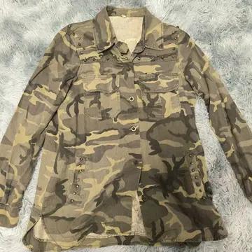 밀리터리 셔츠 비쥬 장식 긴팔 카모 패턴