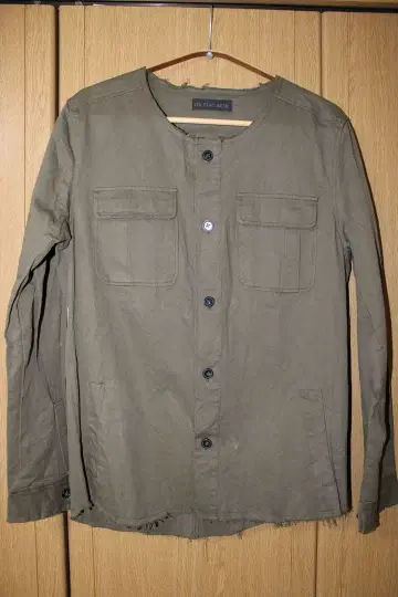 in the attic 올리브 버튼 셔츠 옷깃 없음