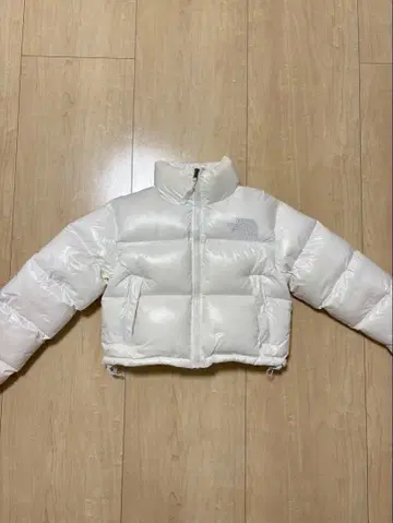 THE NORTH FACE 크롭 눕시 다운 자켓 화이트