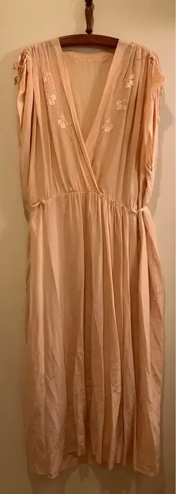 앤티크 실크 살몬 핑크 슬리브리스 원피스