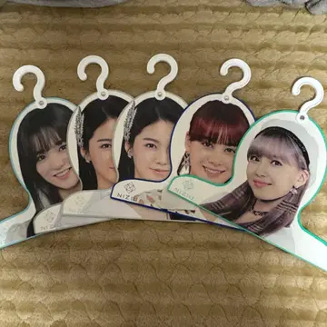 NiziU 아이돌 디자인 행거 5장 세트