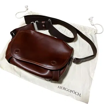 컨디션 최상 HERGOPOCH 숄더백 06-OVL 와키싱 가죽 소가죽
