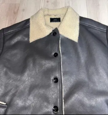 EMODA 에모다 그레이 보아 인조 가죽 플레어 코트