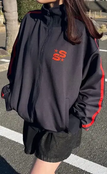 다크 그레이 SS 로고 풀 지퍼 자켓