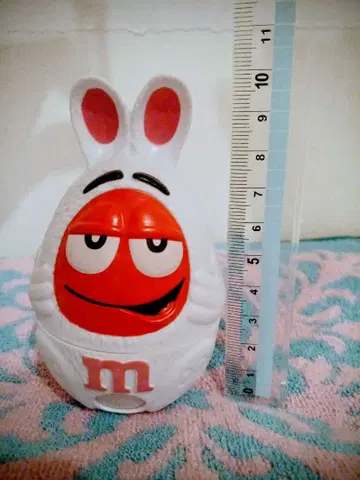 M&M's 토끼 모양 초콜릿 통
