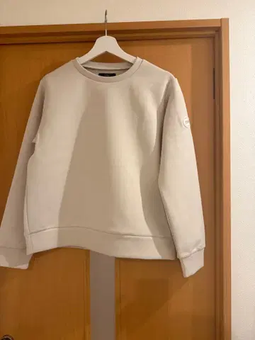 다니엘 웰링턴 화이트 맨투맨