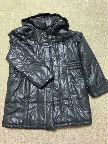 퍼 후드 블랙 퀼팅 코트