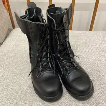 블랙 밀리터리 부츠 하이컷