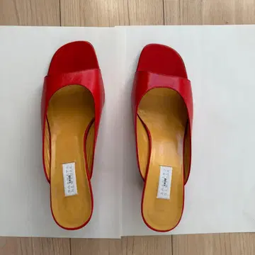 BARNEYS NEW YORK 빨간색 오픈토 샌들