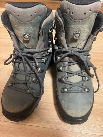 Lowa 등산화 25.5cm 카키 & 블랙