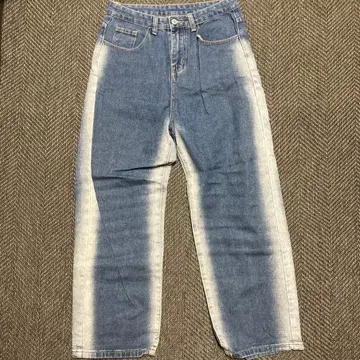 라이트 블루 스트레이트 데님 팬츠