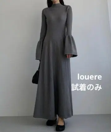 [ 새상품급 ] louere 벨 슬리브 플레어 니트 원피스