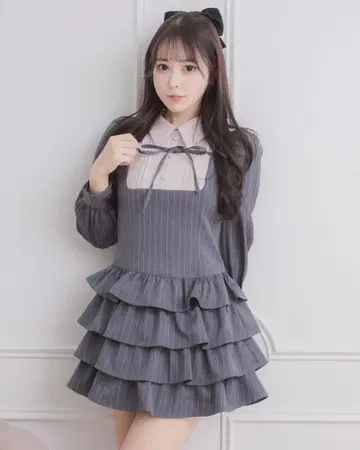 pium 요크 절개 티어드 미니 원피스