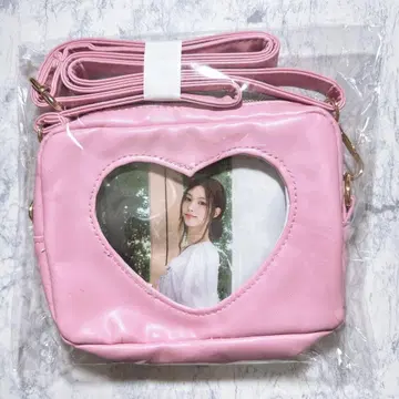 ILLIT 플래티넘 굿즈 숄더 파우치 YUNAH