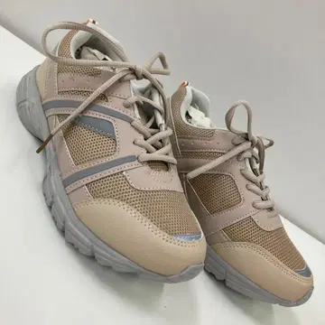 새상품 여성용 24.0cm 경량 스포츠 스니커즈 복숭아색 5264