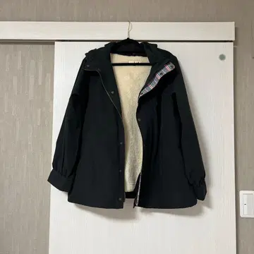 티티카카 플리스 안쪽 후드 부착 자켓 블랙