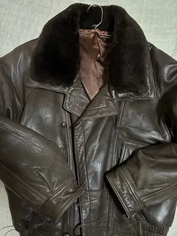 가죽 자켓 옷깃 보아 탈부착 불가