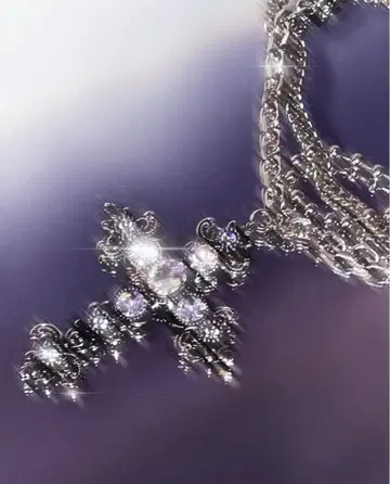 ohtnyc CRYSTAL CROSS NECKLACE