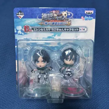 제일복권 진격의 거인 날아라! 조사병단!! 엘렌&미카사 큥캐릭터 세트