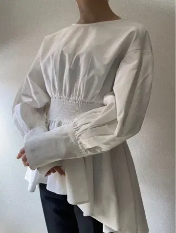 Acka. 비대칭 긴팔 블라우스 셔츠 S~M 화이트