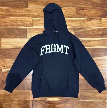 FRAGMENT UNIVERSITY 후드티 네이비 M sequel