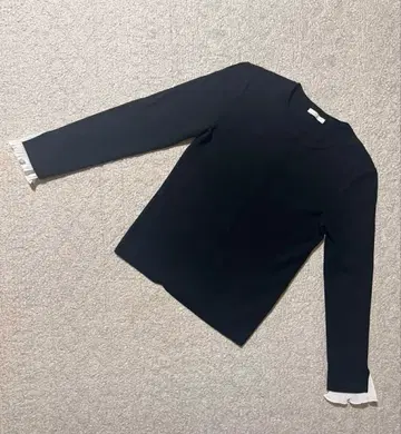 [ 고품질 ] 아베닐 에투알 프릴 장식 블랙 니트탑