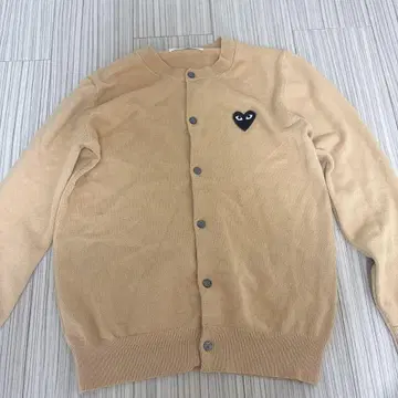가디건 블랙 하트 베이지
