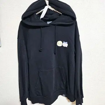 치이카와 GU 콜라보 하치와레 랏코 후드티