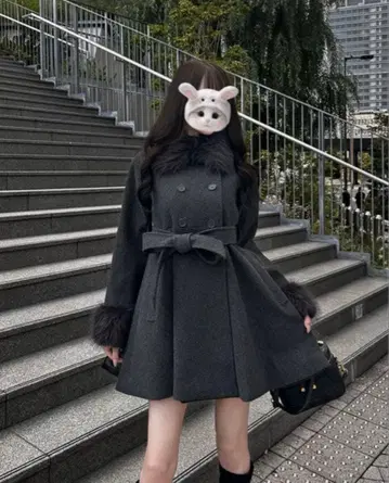 GRL 퍼 티펫 & 리본 벨트 포함 플레어 코트 ze911