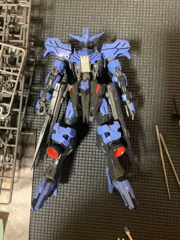 MG 건담 비다르 부분 조립 완성품