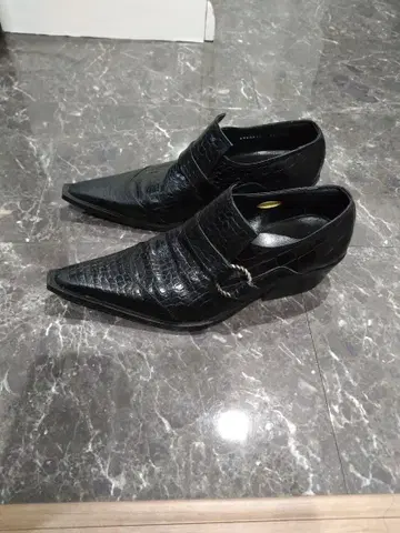 블랙 크로커다일풍 스틸레토 신발