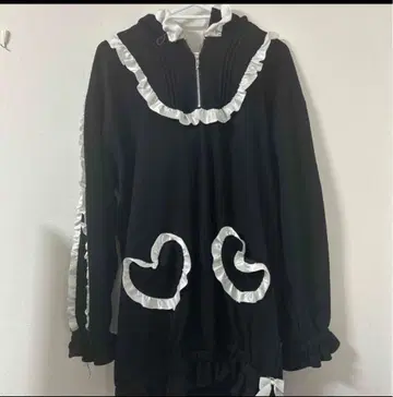 [ 가격 인하 협상 가능 ] Amavel 프릴 후드티 원피스