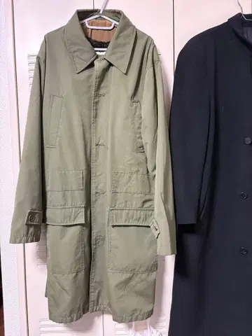 올리브 그린 밀리터리 자켓 트렌치코트