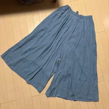 니코앤드 탁한 스카이블루 드레이프감 가우초 팬츠