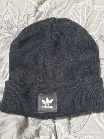 미사용 새상품 adidas 블랙 니트 모자 원사이즈