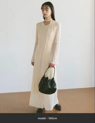 플레어 슬리브 중괄호 타이 원피스 VANNIE U