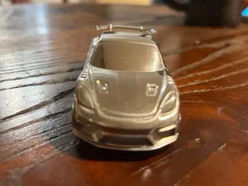 포르쉐 메탈카 718 케이맨 GT4 RS