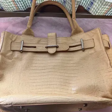 베이지 악어 엠보싱 가죽 토트백 FURLA