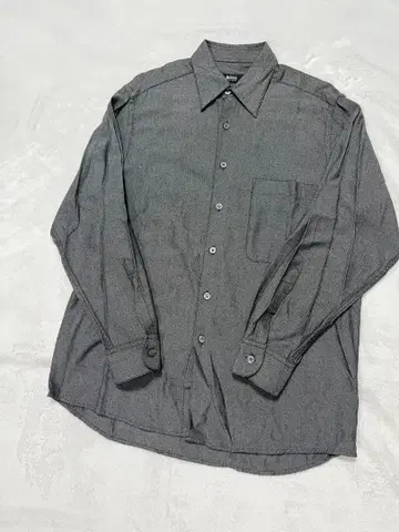 BOSS 그레이 헤링본 셔츠 M 사이즈