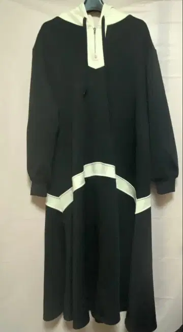 바이컬러 하프 지퍼 종이상자 스웨트 후드티 원피스 M 사이즈