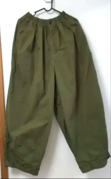 HARVESTY 서커스 팬츠 사이즈 2 카키 얇은 소재