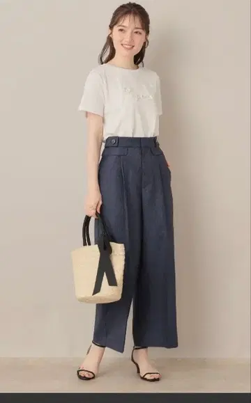 Couture Brooch 날씬해 보이는 데님 라이크 단추 디자인 팬츠