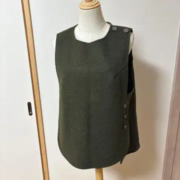 올리브 그린 버튼 슬리브리스 베스트