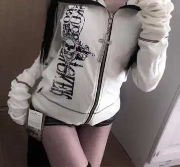 그런지 y2k 스컬 프린트 화이트 후드티