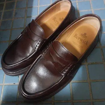 Berwick 1707 다크 브라운 로퍼