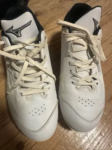 미즈노 화이트 스파이크 26