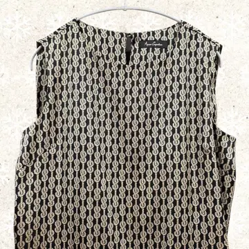 앙코키네 체인 올 패턴 프린트 원피스 블랙 x 브라운