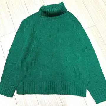 GU 오버 사이즈 그린 터틀넥 니트 M1280번